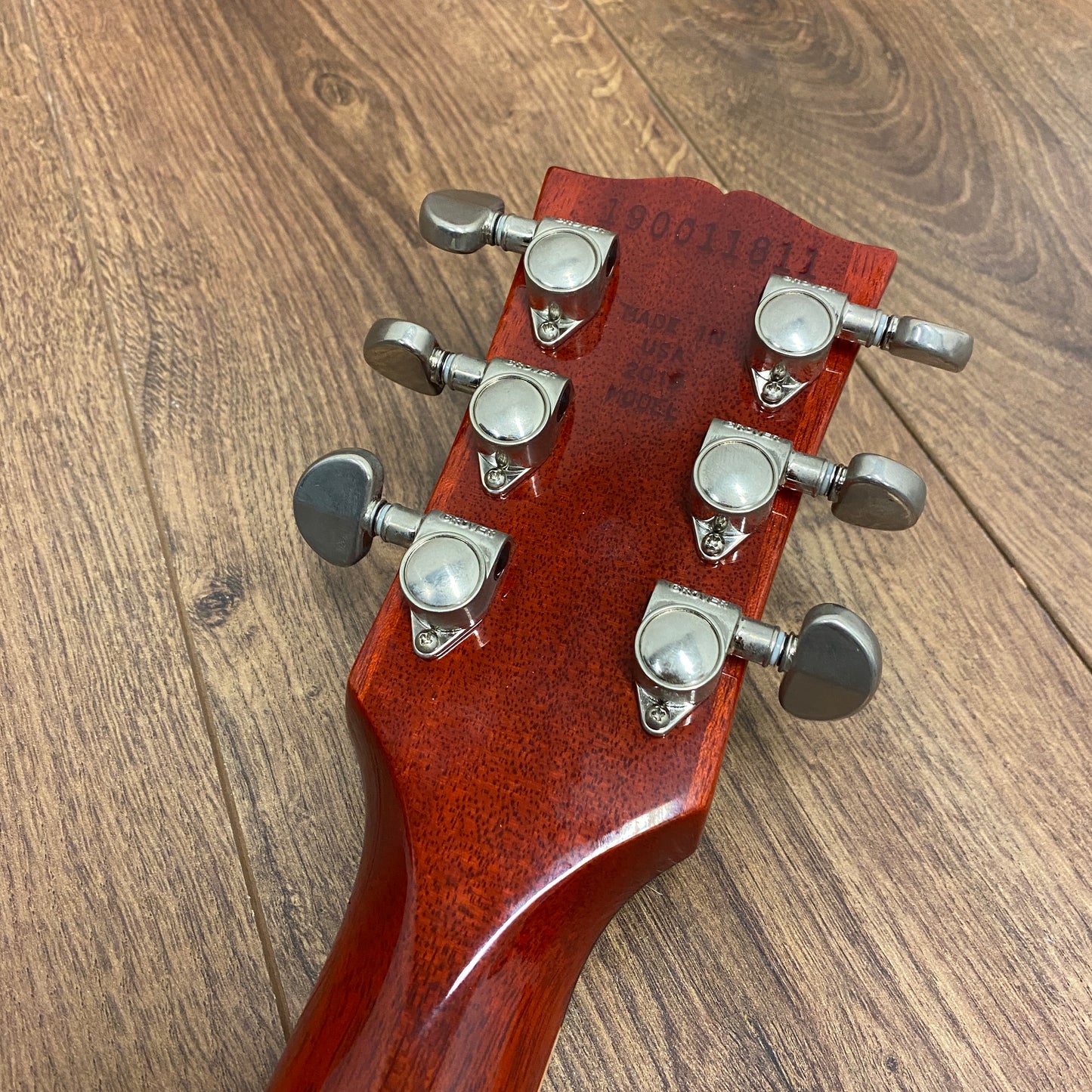 Pre-Owned Gibson Les Paul Classic - Heritage Cherry Sunburst - 2019