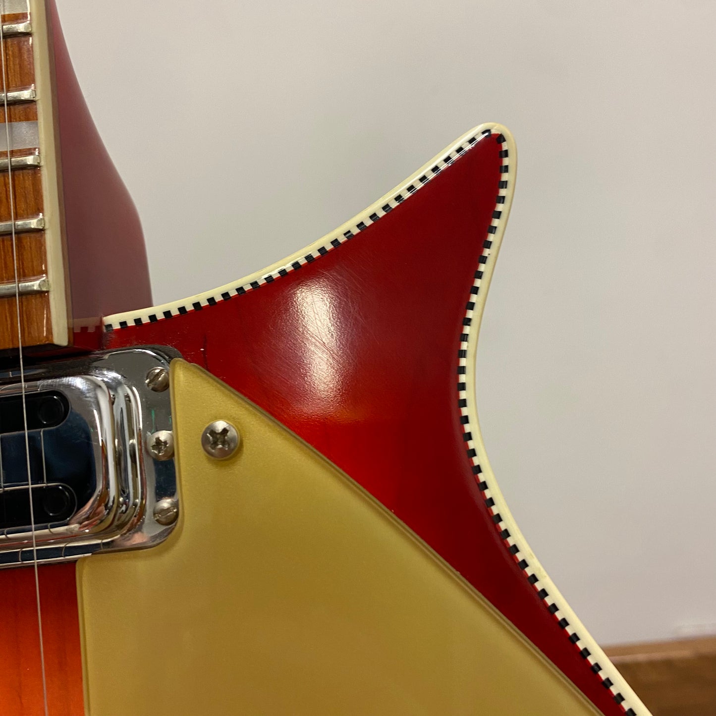 Pre-Owned Rickenbacker 660 - Fireglo - 2009