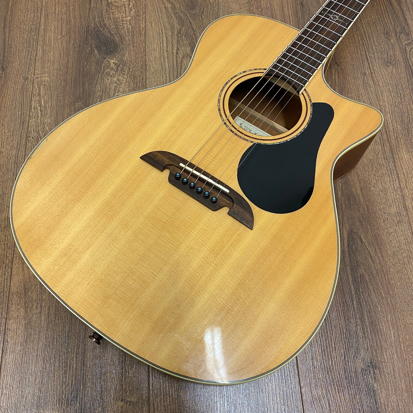 Pre-Owned Alvarez AG60CE Electro-Acoustic - Natural