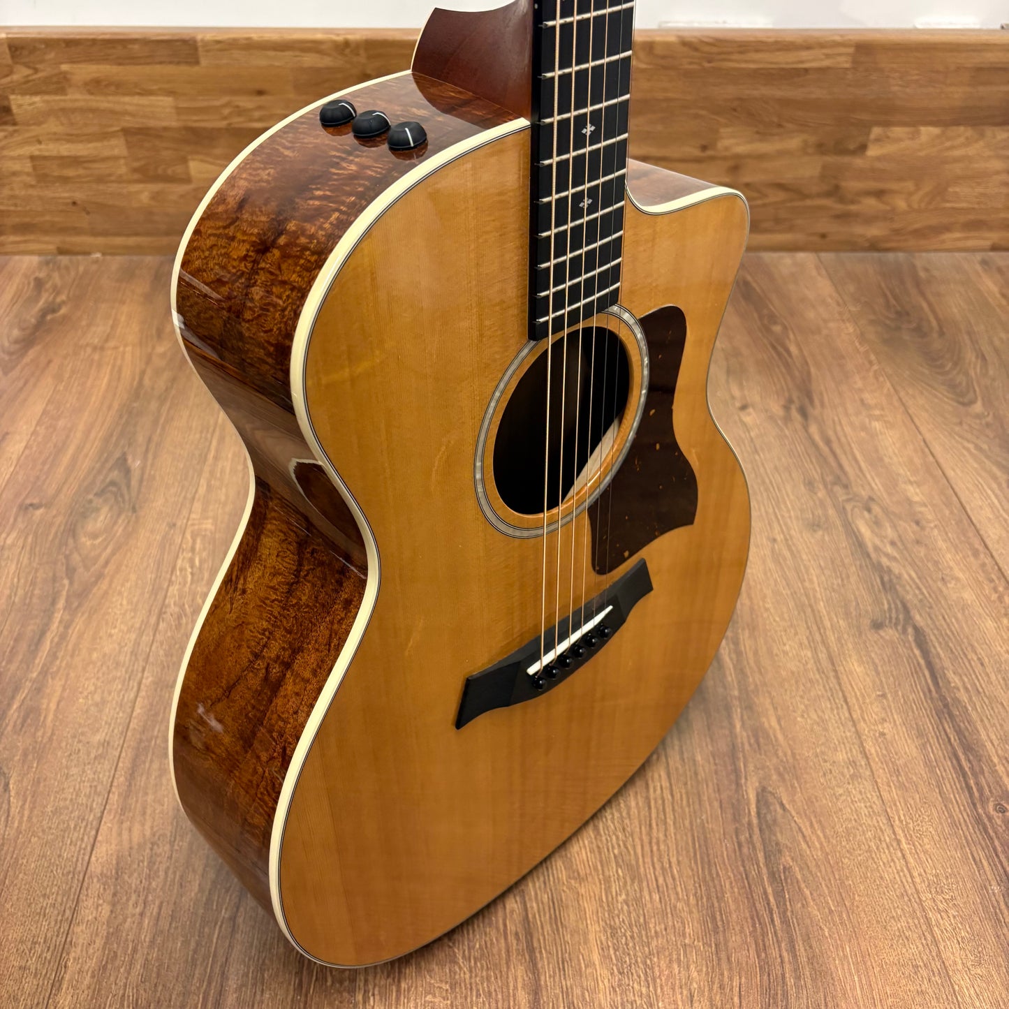 Pre-Owned Taylor 214ce-K DLX Grand Auditorium Electro Acoustic
