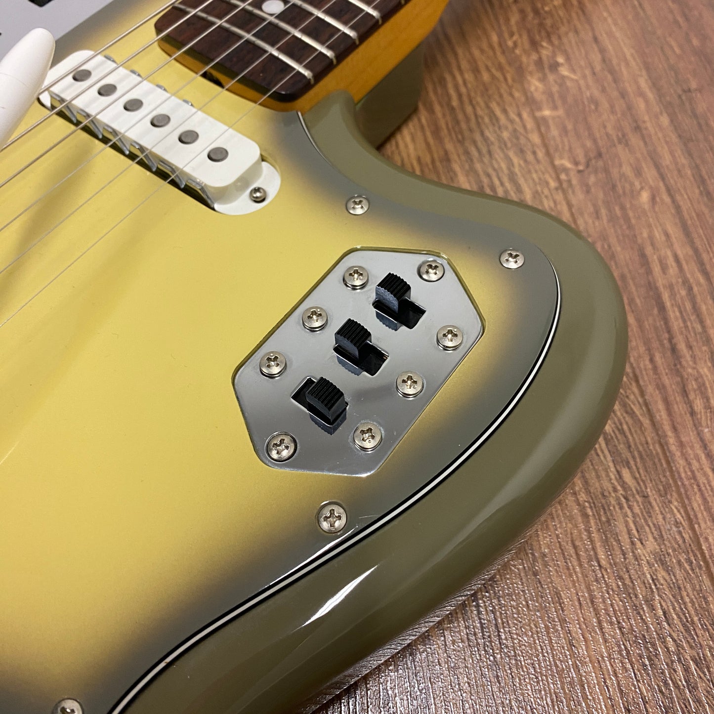 Pre-Owned Fender CIJ Jaguar - Antigua - 2002-2004