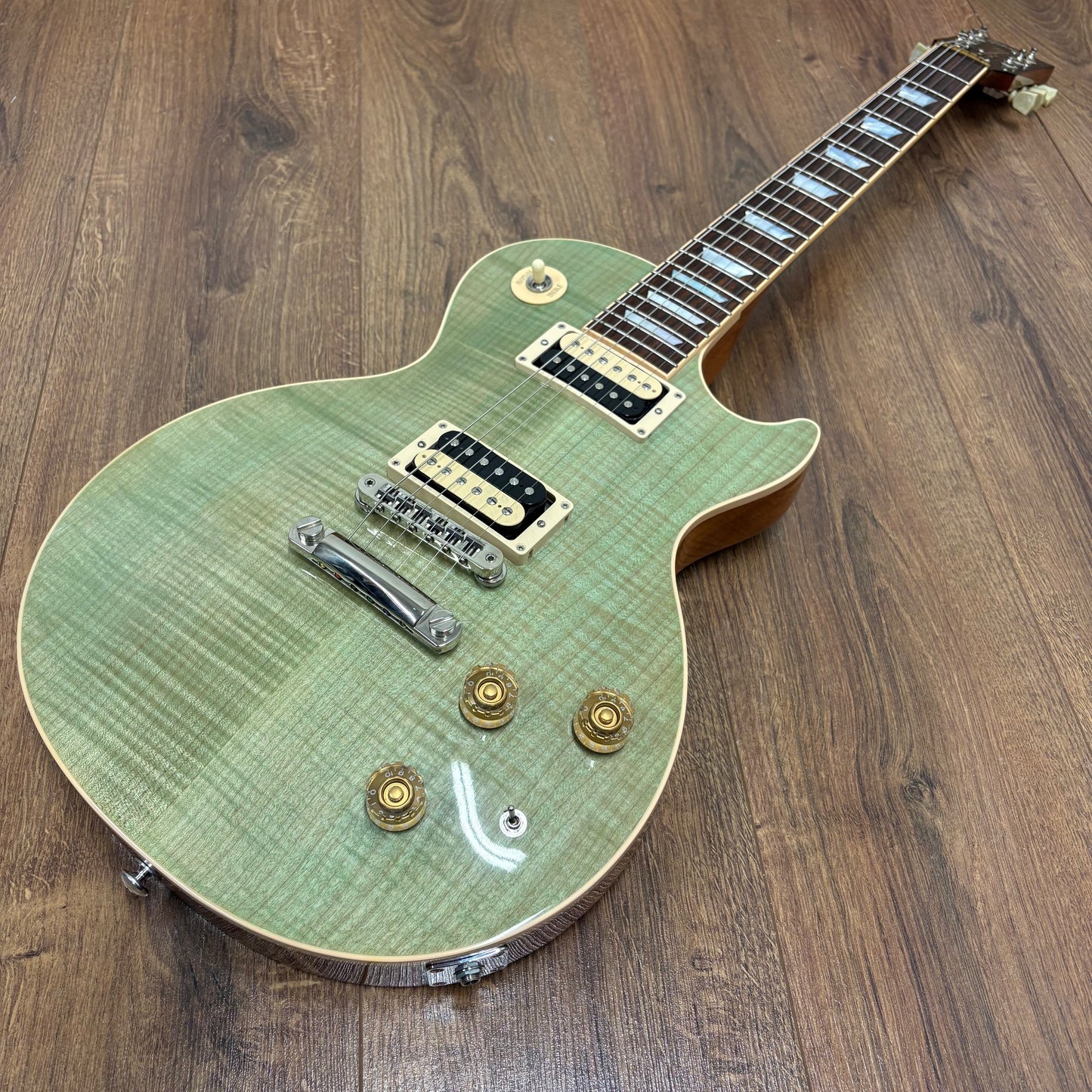 Pre-Owned Gibson Les Paul Classic - Sea Foam Green - 2015