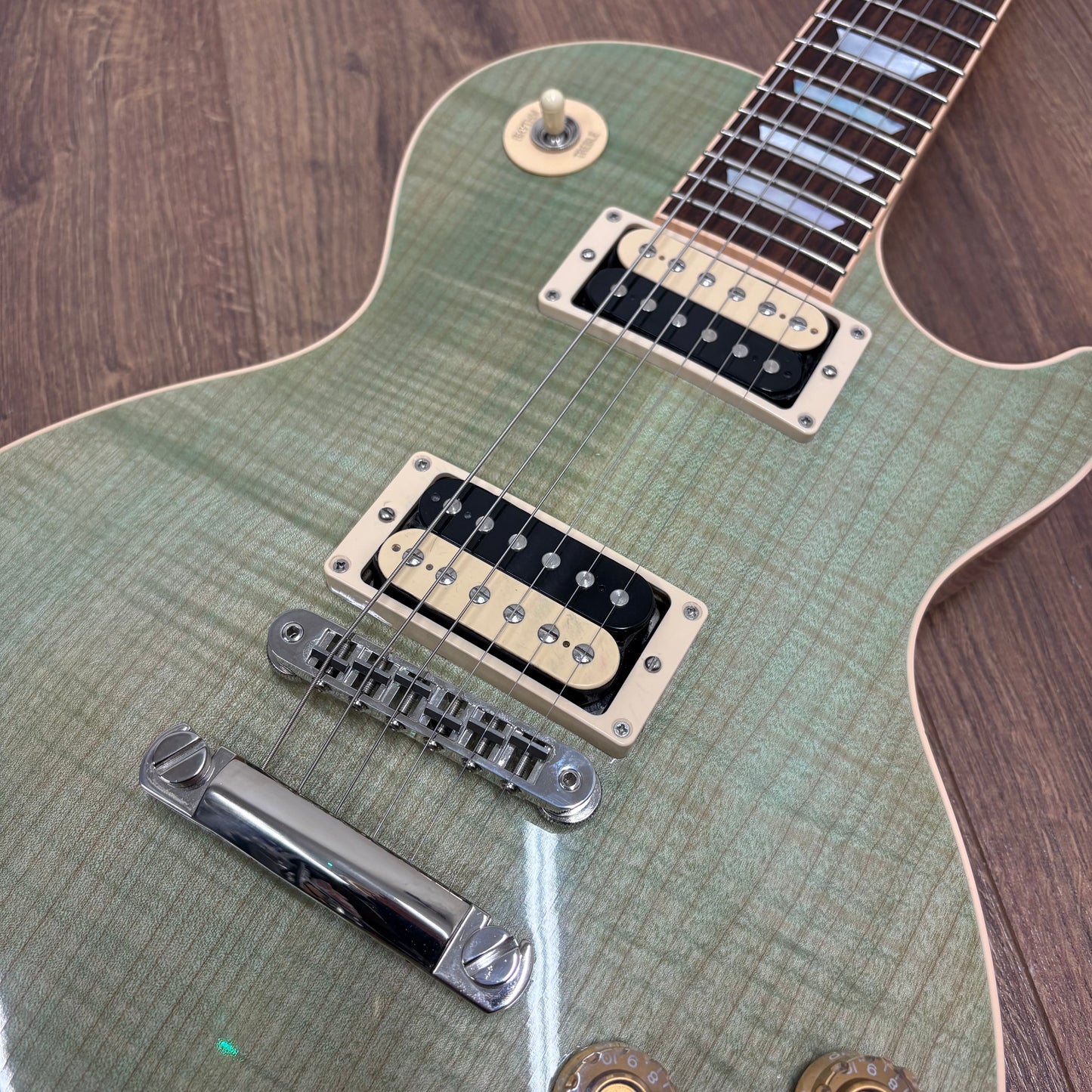 Pre-Owned Gibson Les Paul Classic - Sea Foam Green - 2015