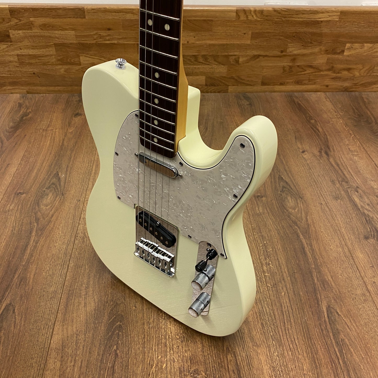 Pre-Owned Fender Standard Telecaster - Olympic White - 2025