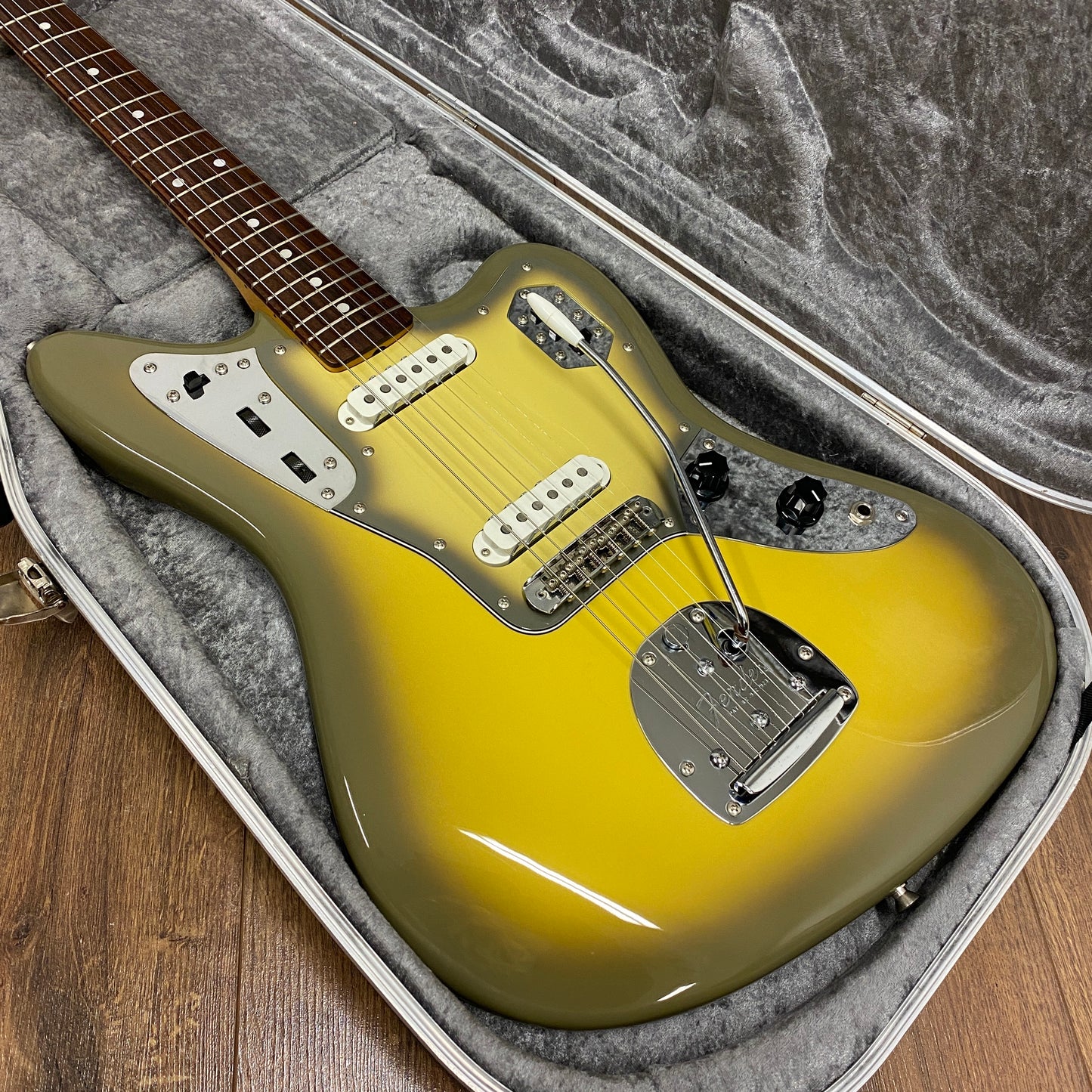 Pre-Owned Fender CIJ Jaguar - Antigua - 2002-2004