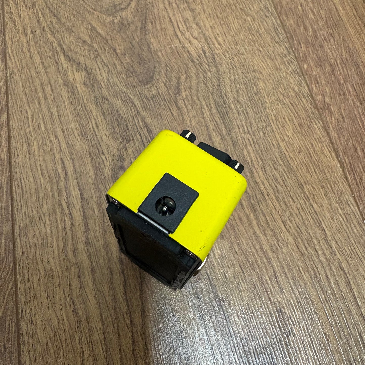 Pre-Owned Donner Yellow Fall Delay