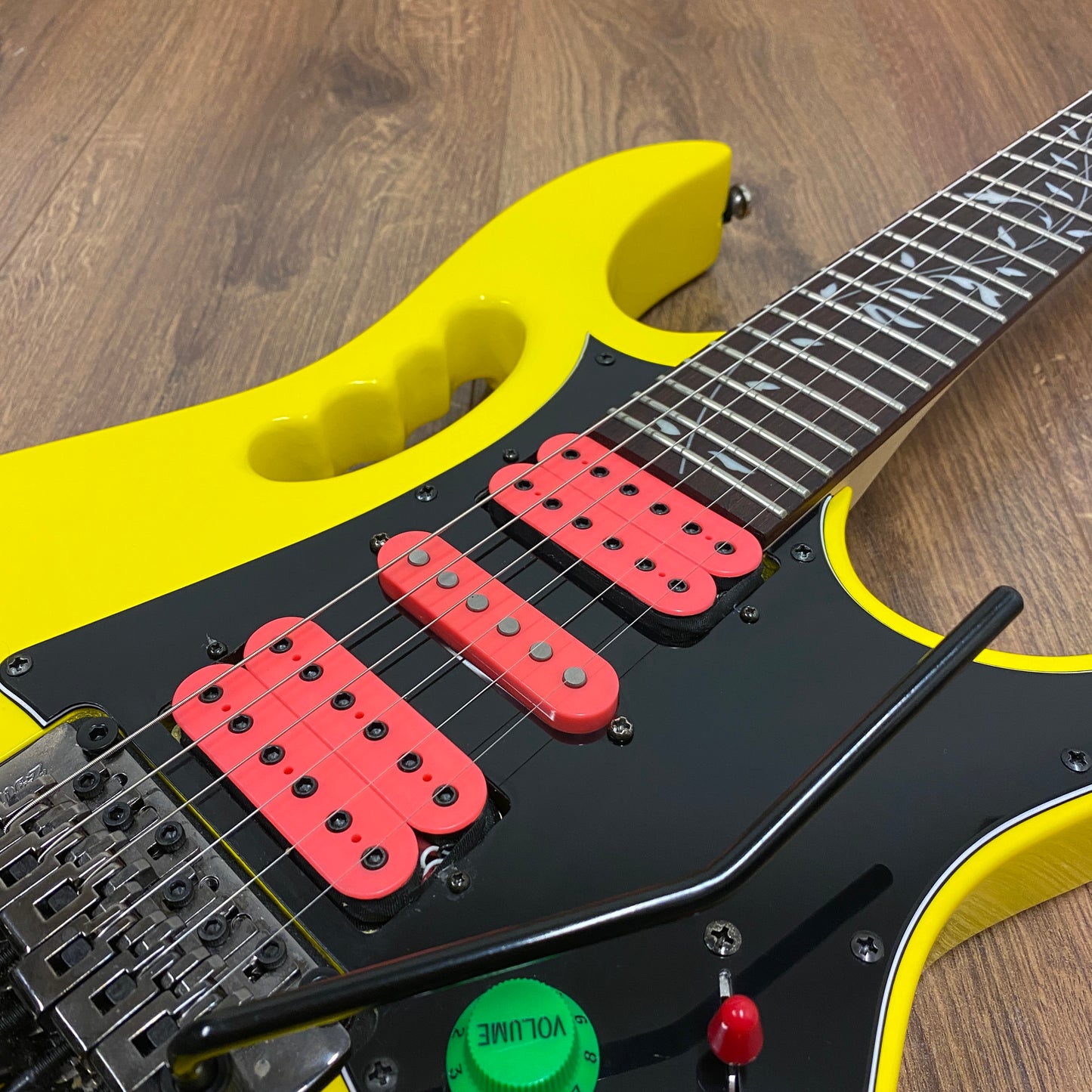 Pre-Owned Ibanez JEM JR - Desert Sun Yellow