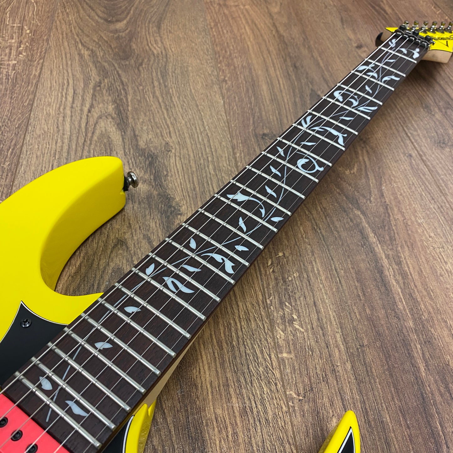 Pre-Owned Ibanez JEM JR - Desert Sun Yellow