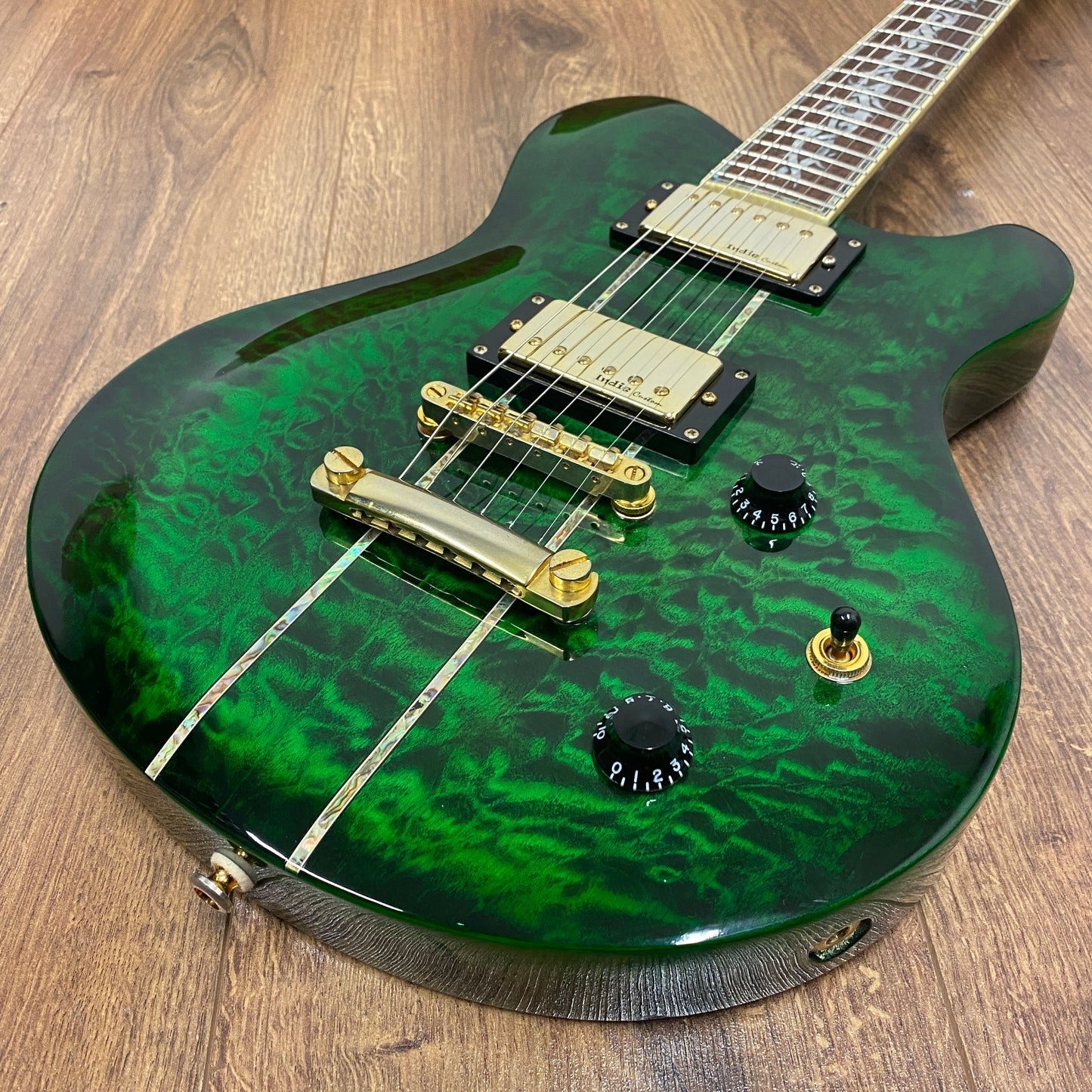 Pre-Owned Indie Shape Tribal Custom - Green Flame