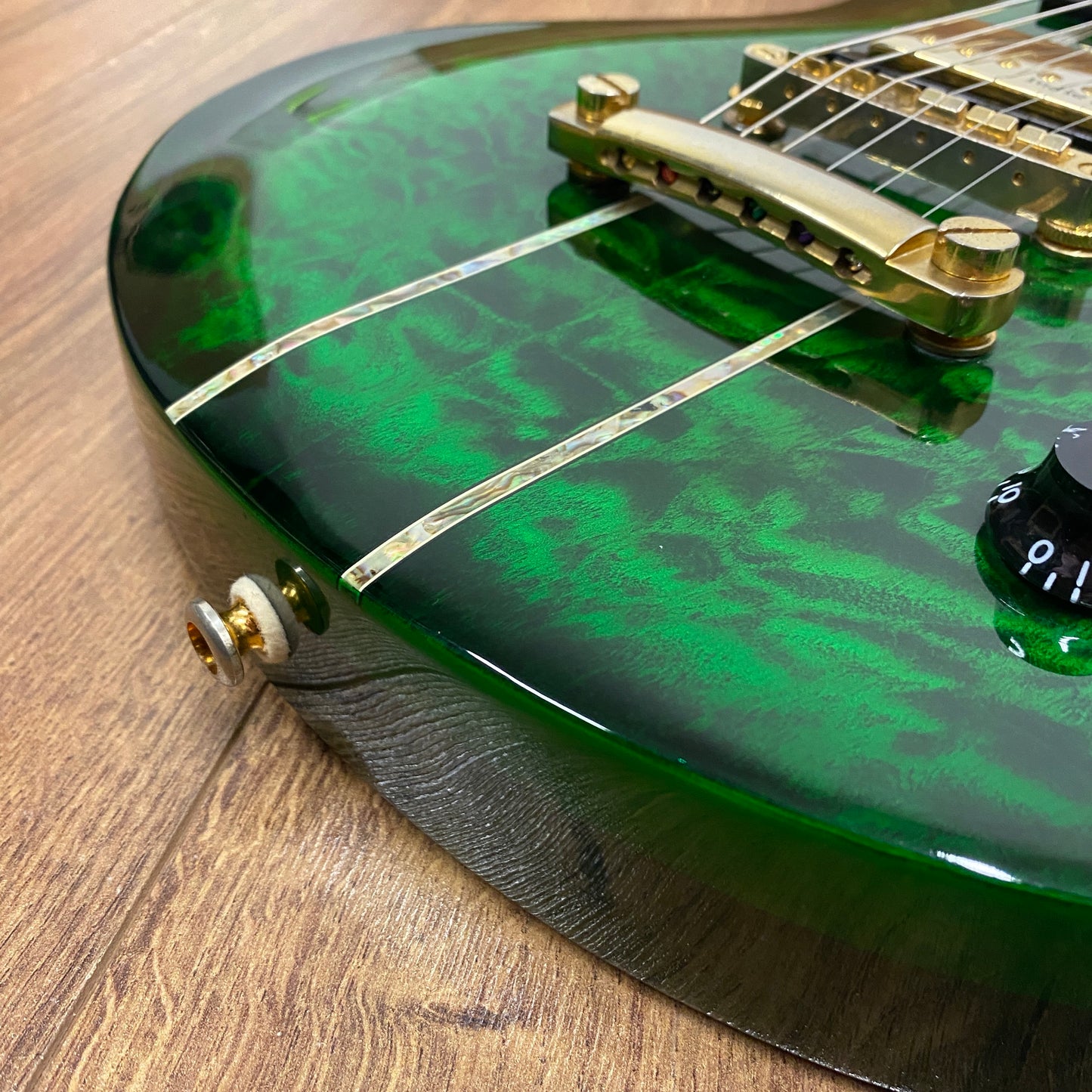 Pre-Owned Indie Shape Tribal Custom - Green Flame