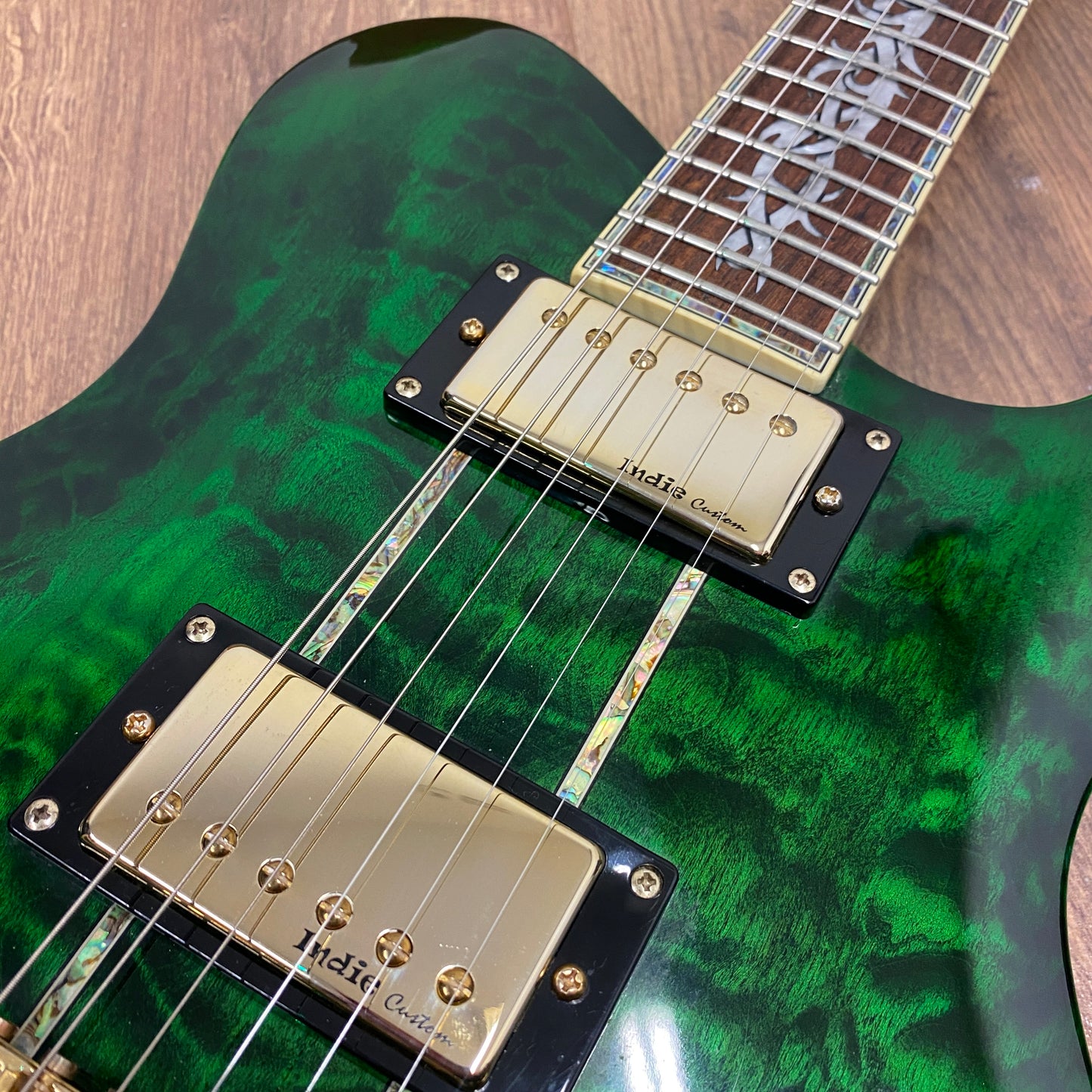 Pre-Owned Indie Shape Tribal Custom - Green Flame