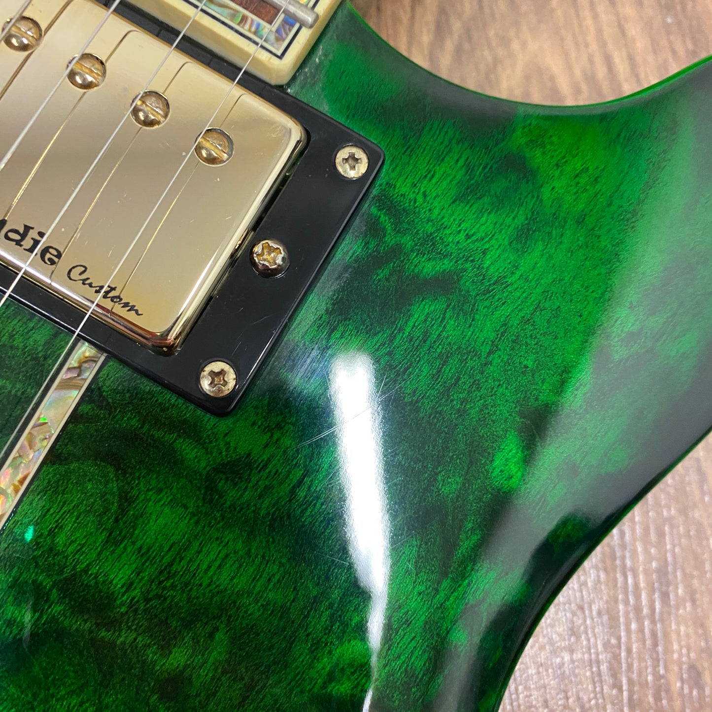 Pre-Owned Indie Shape Tribal Custom - Green Flame