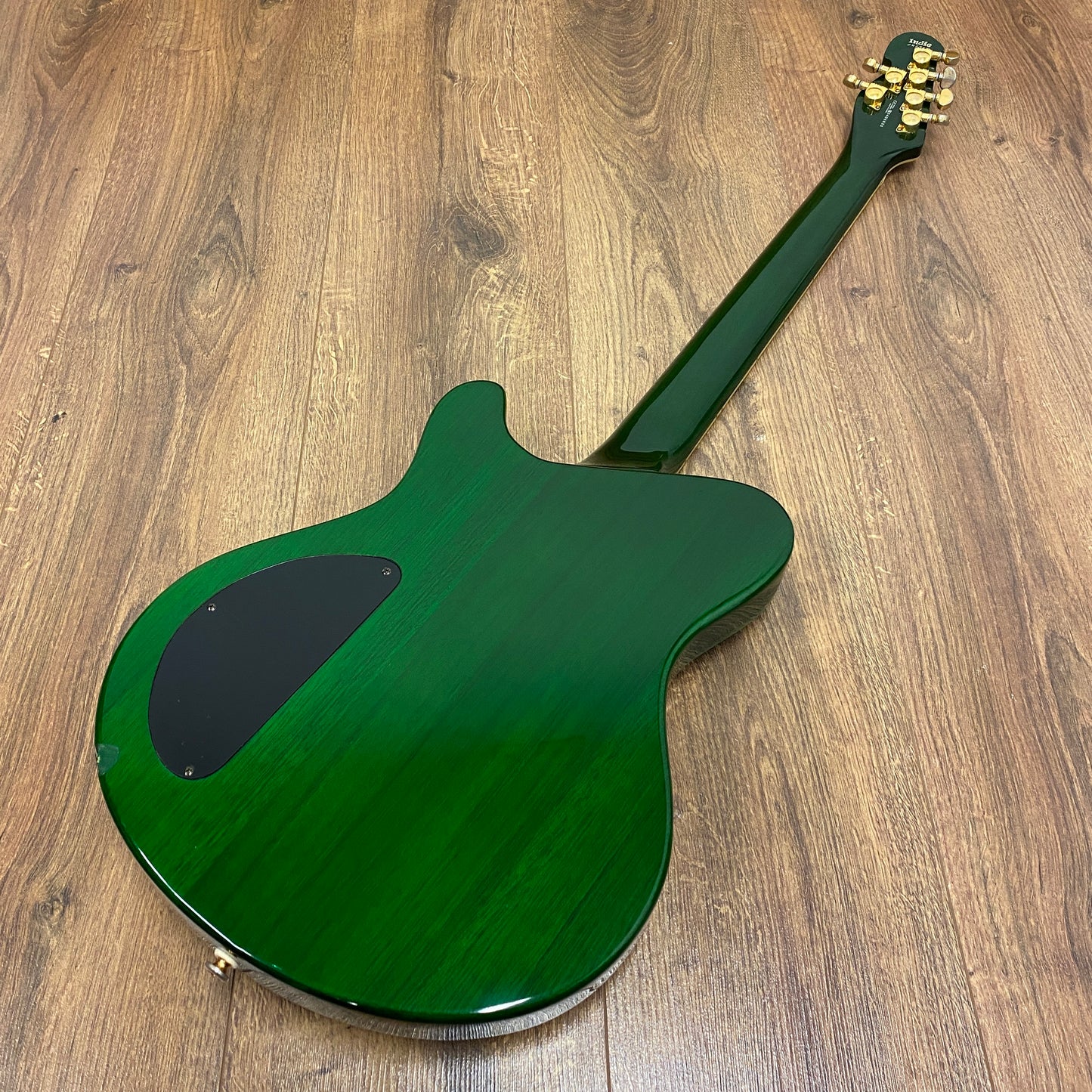 Pre-Owned Indie Shape Tribal Custom - Green Flame