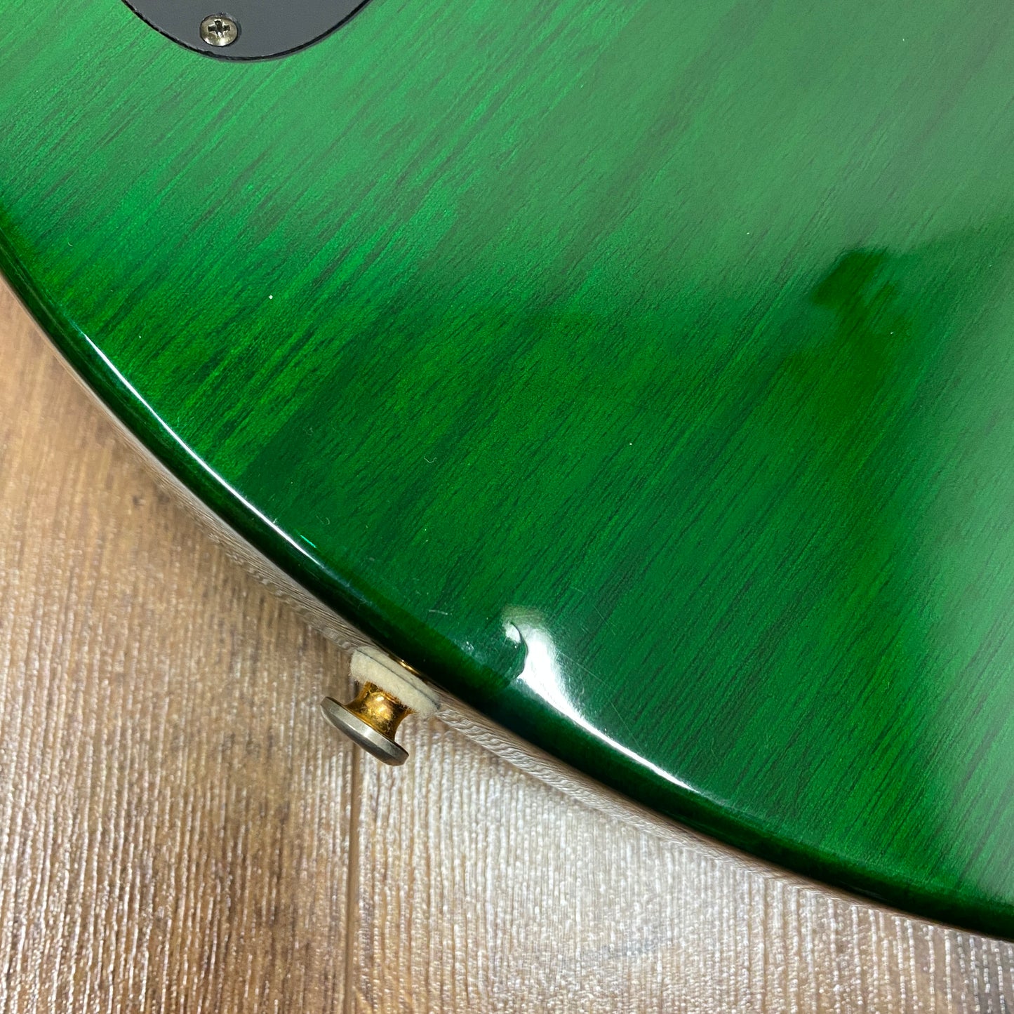 Pre-Owned Indie Shape Tribal Custom - Green Flame