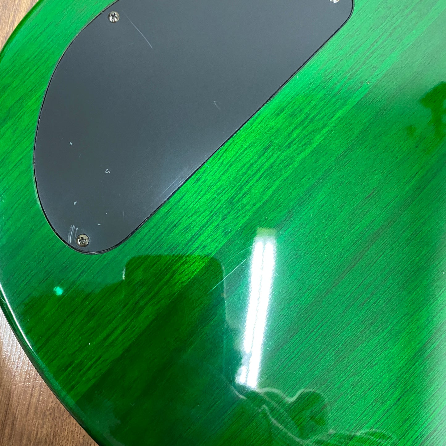 Pre-Owned Indie Shape Tribal Custom - Green Flame