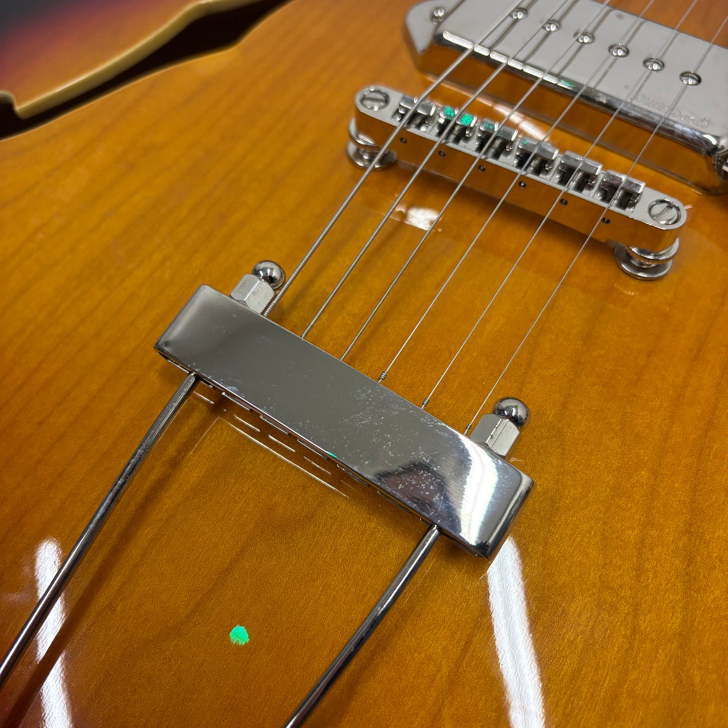 Pre-Owned Vintage VSA590 - Sunburst