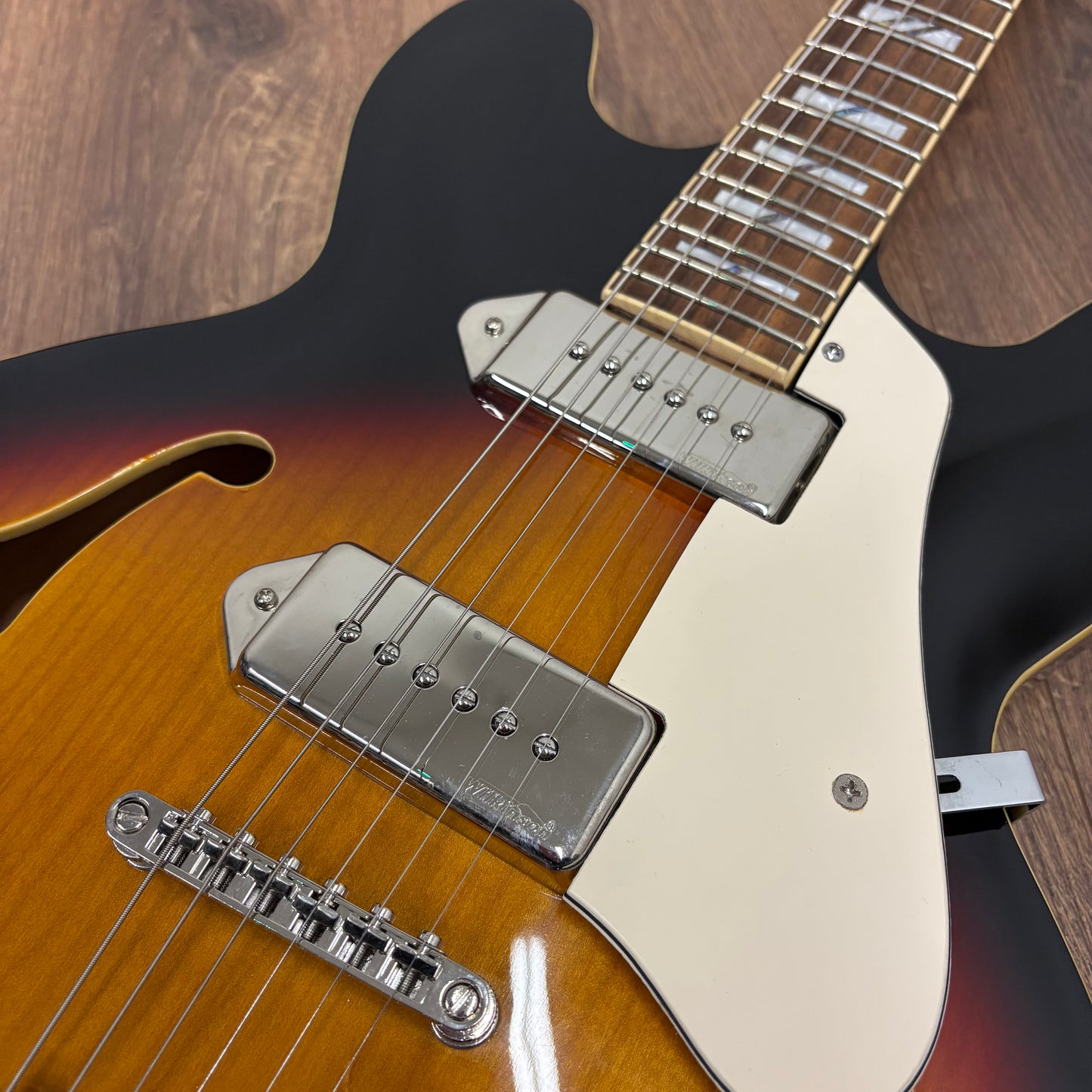 Pre-Owned Vintage VSA590 - Sunburst