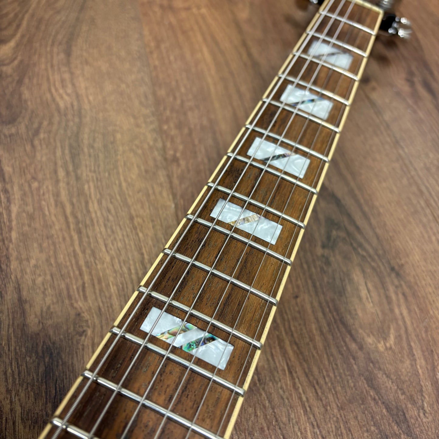Pre-Owned Vintage VSA590 - Sunburst