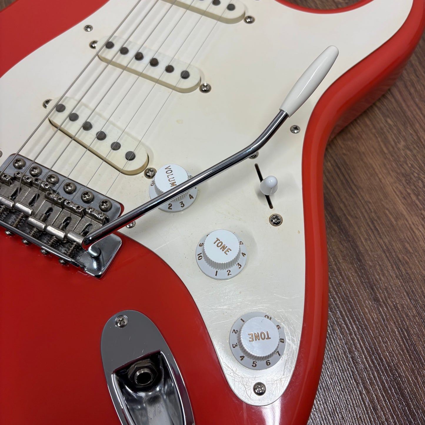 Pre-Owned Fender CIJ Hank Marvin Stratocaster - Fiesta Red - 1997