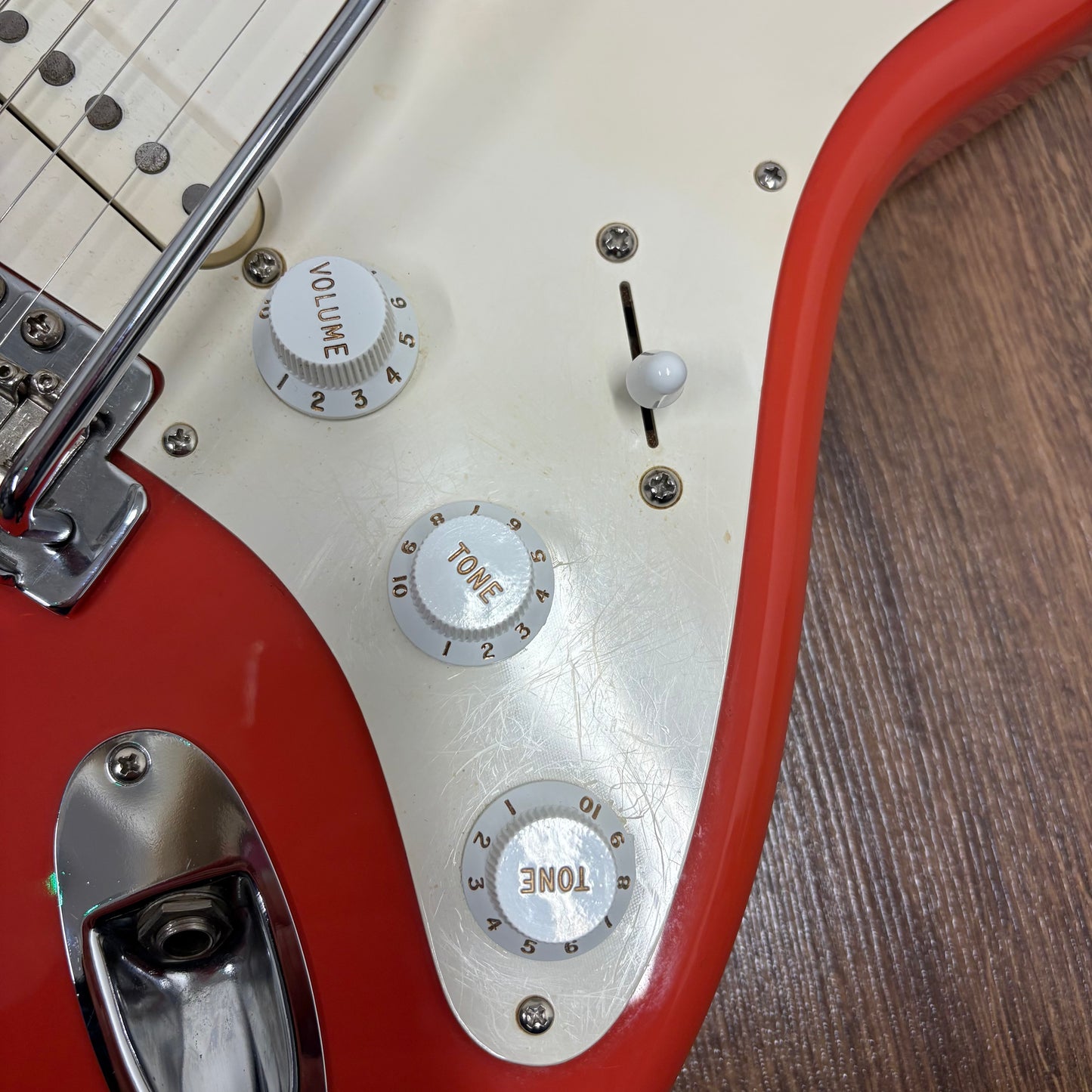 Pre-Owned Fender CIJ Hank Marvin Stratocaster - Fiesta Red - 1997