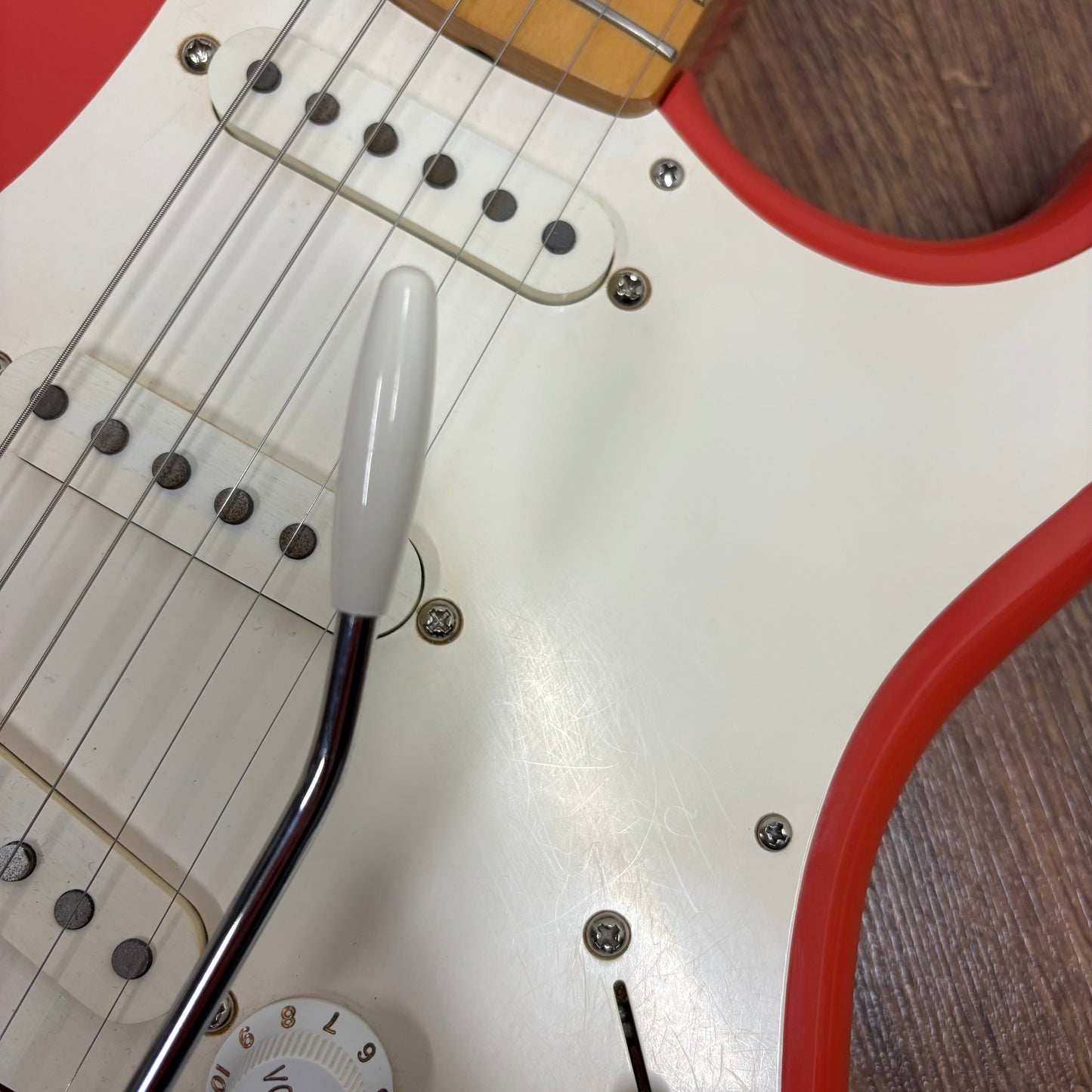 Pre-Owned Fender CIJ Hank Marvin Stratocaster - Fiesta Red - 1997