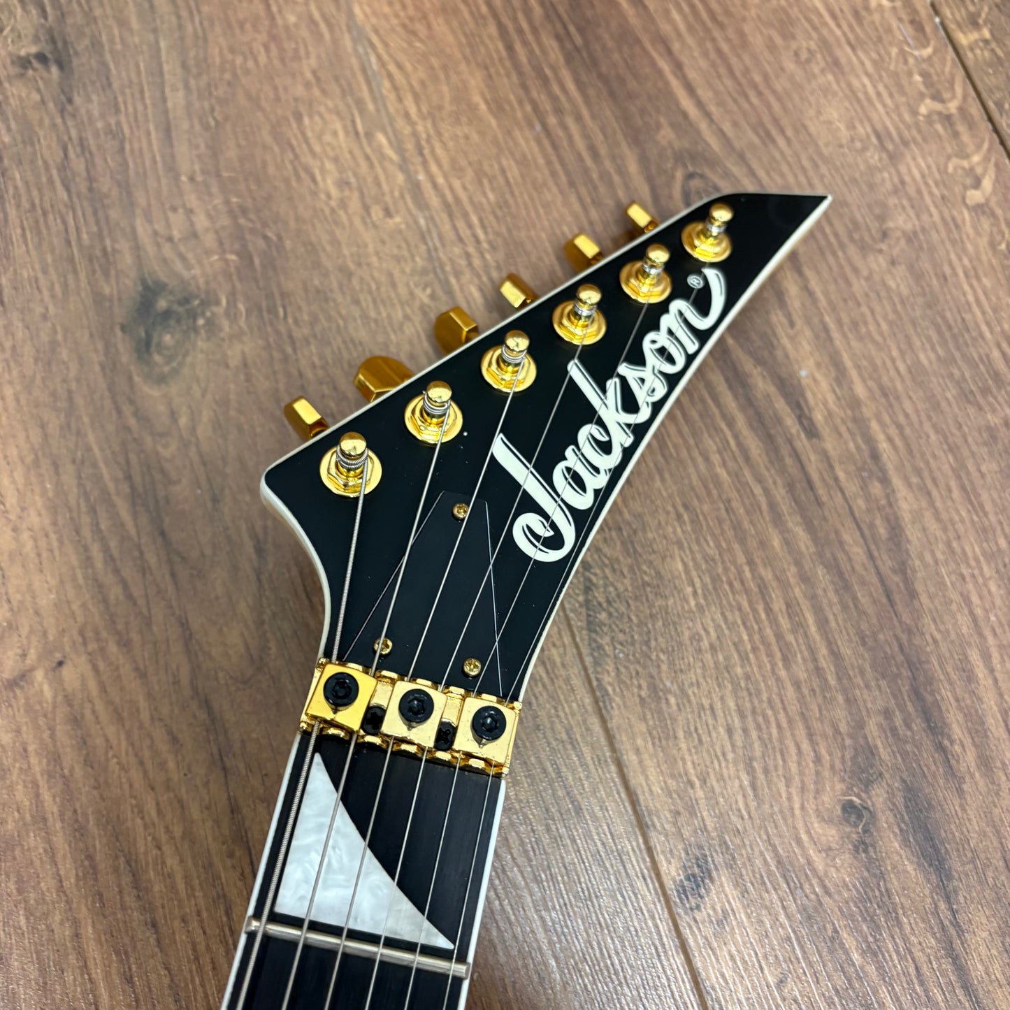 Pre-Owned Jackson JS Series Rhoads MAH JS32 *Upgraded* - Natural