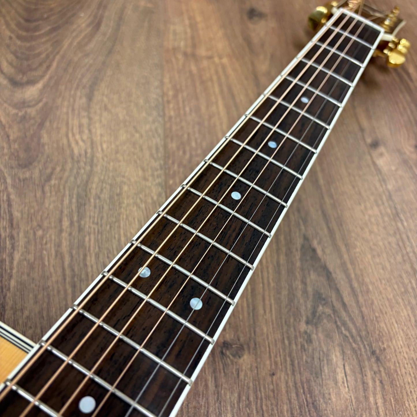 Pre-Owned Yamaha FG433S w/ Gator Hard Case