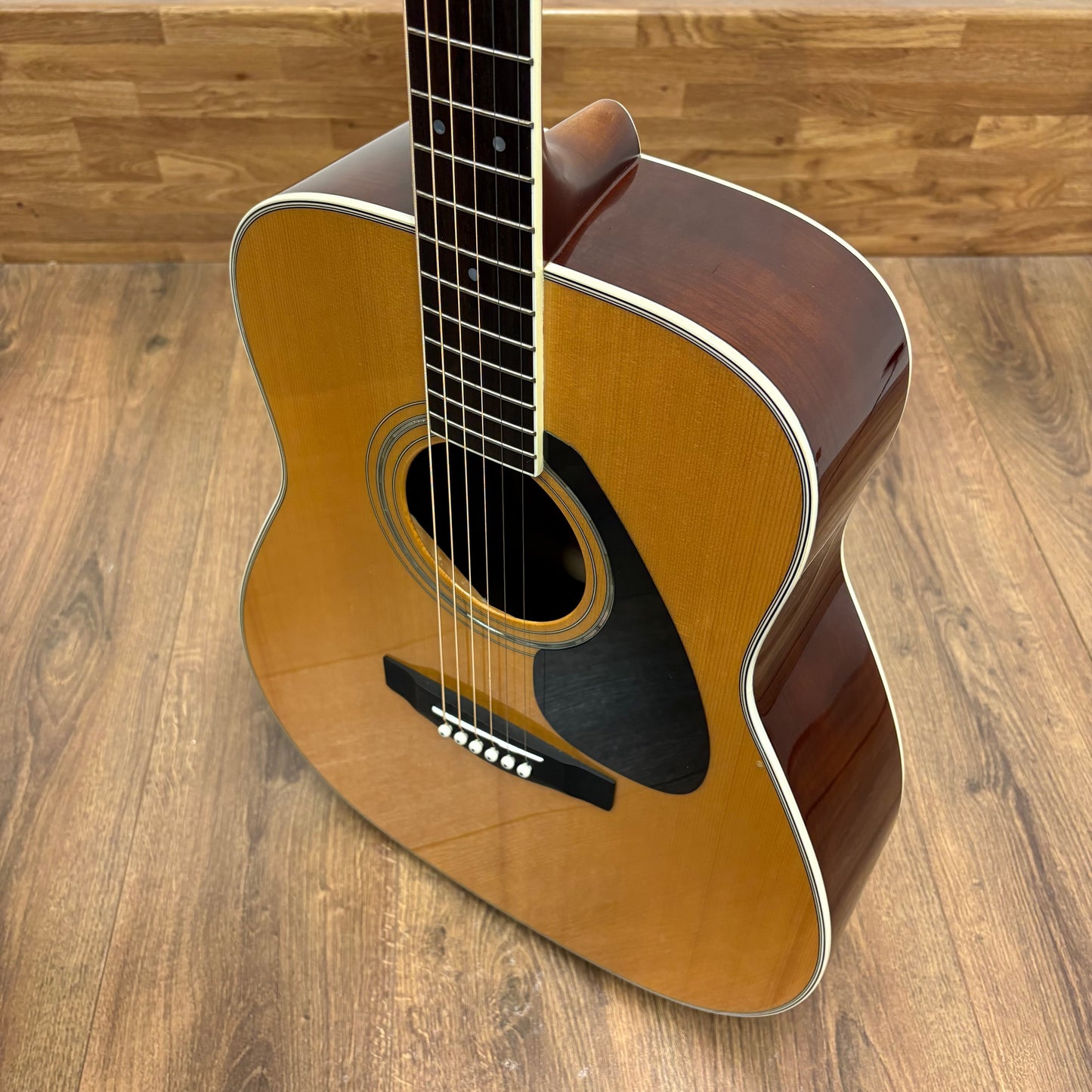 Pre-Owned Yamaha FG433S w/ Gator Hard Case
