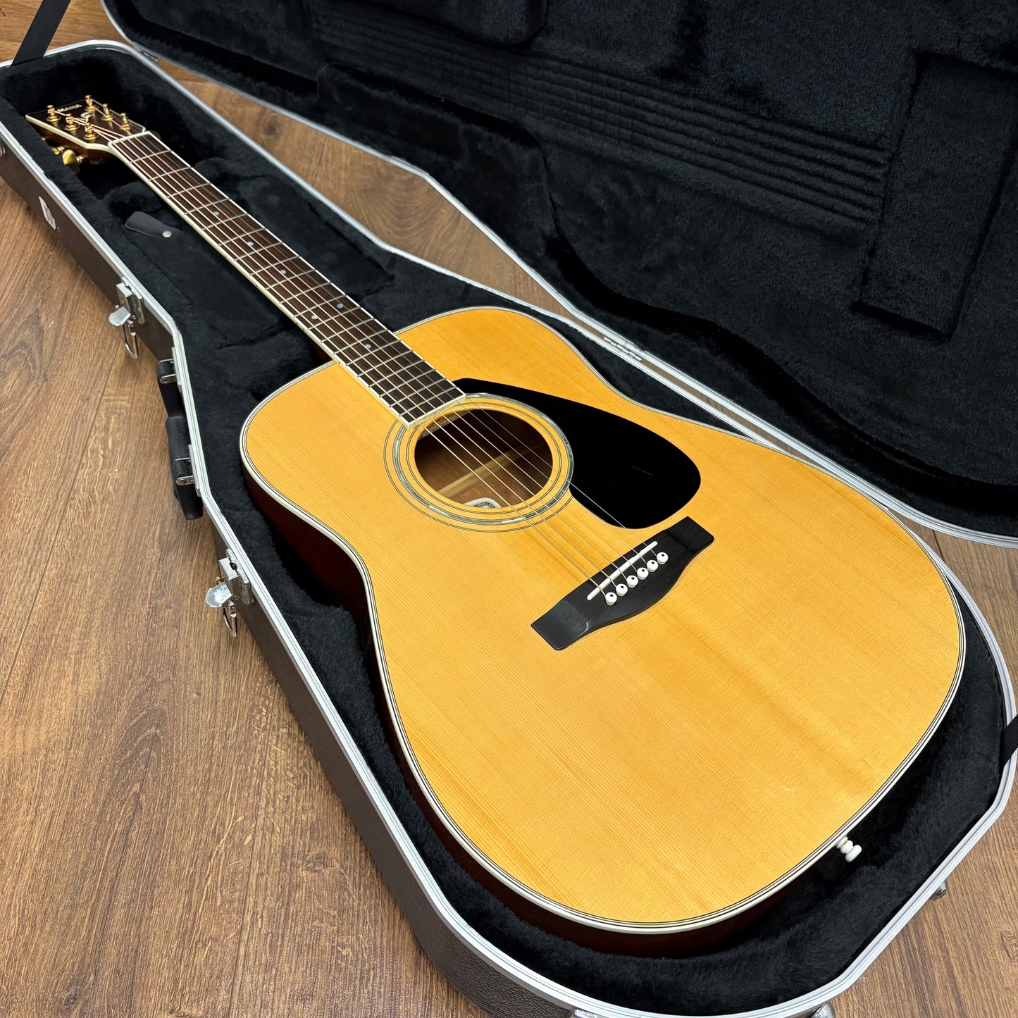 Pre-Owned Yamaha FG433S w/ Gator Hard Case