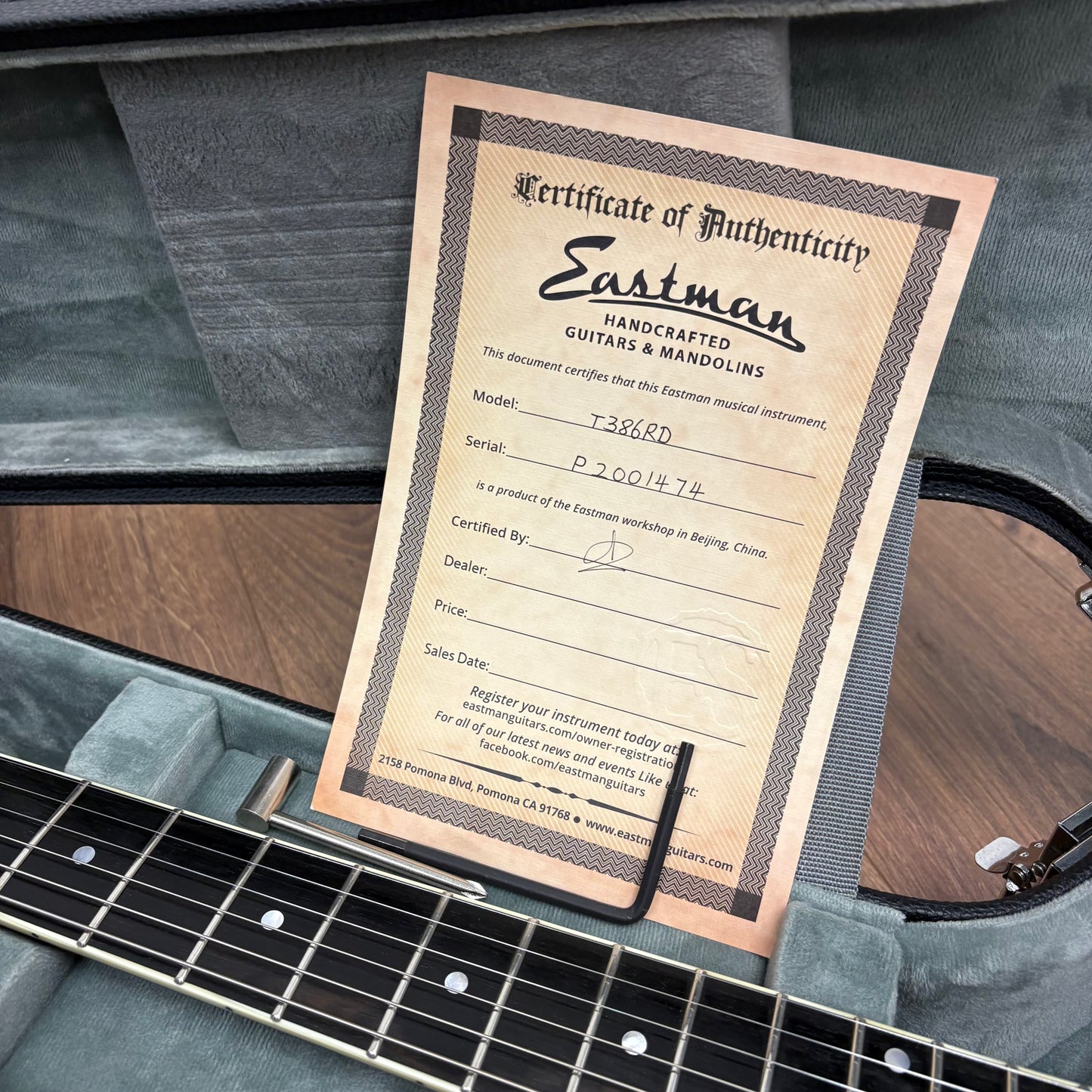 Pre-Owned Eastman T386 - Red