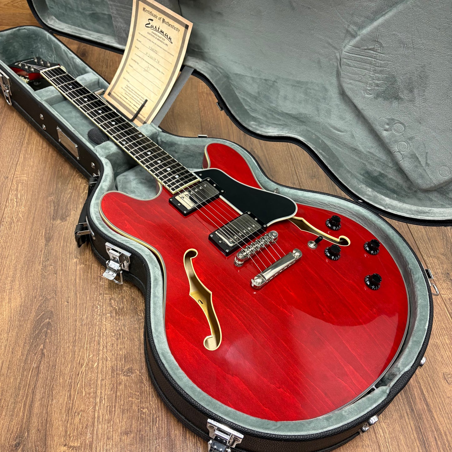 Pre-Owned Eastman T386 - Red