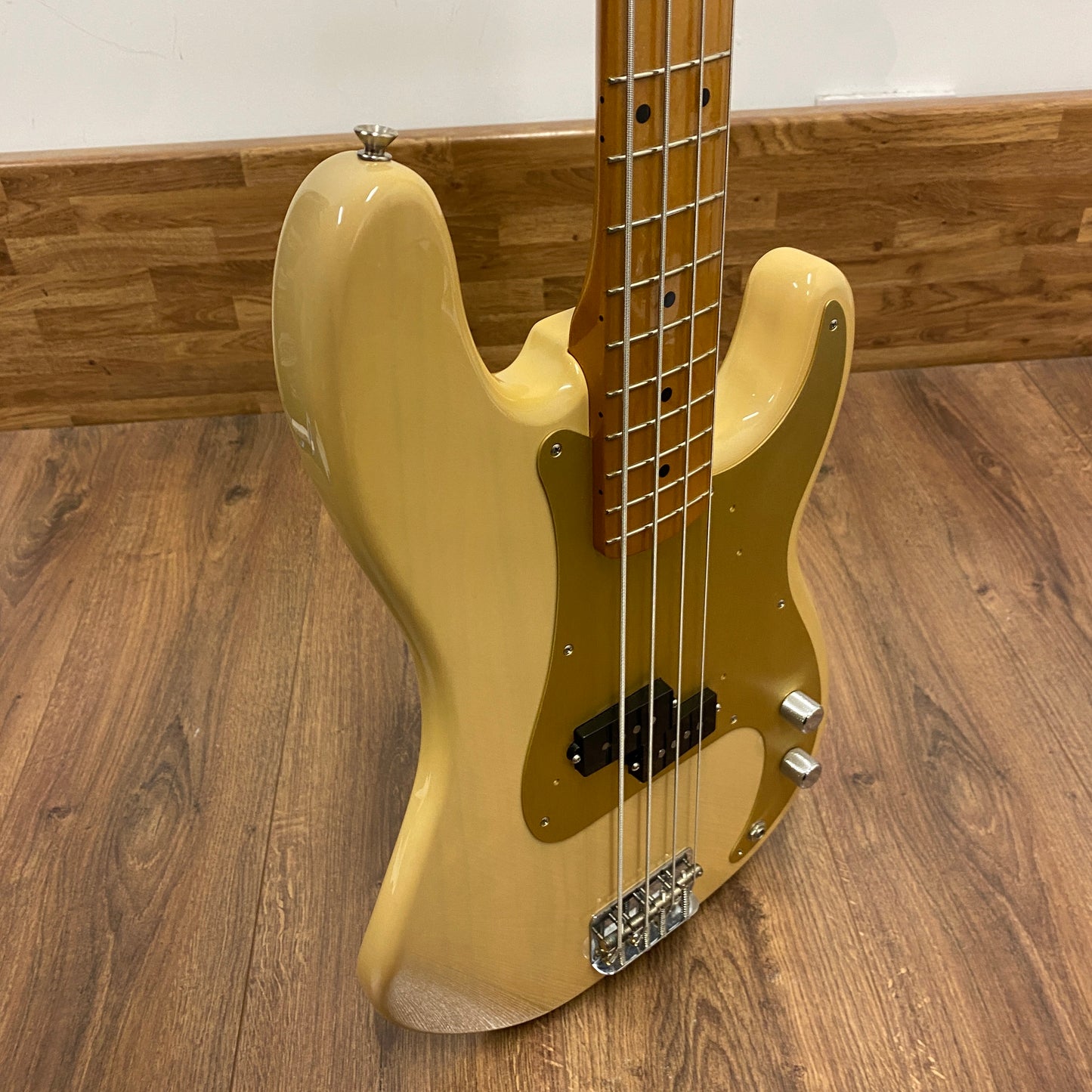 Pre-Owned Fender Classic Series '50s Precision Bass - Honey Blonde