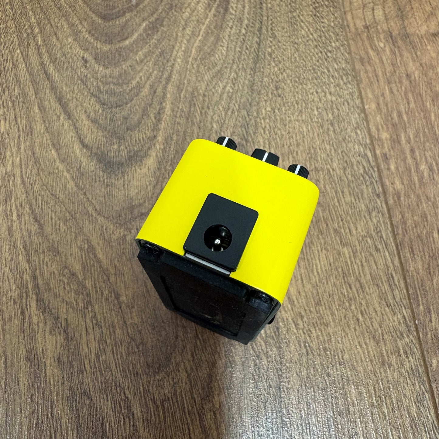 Pre-Owned Donner Yellow Fall Delay