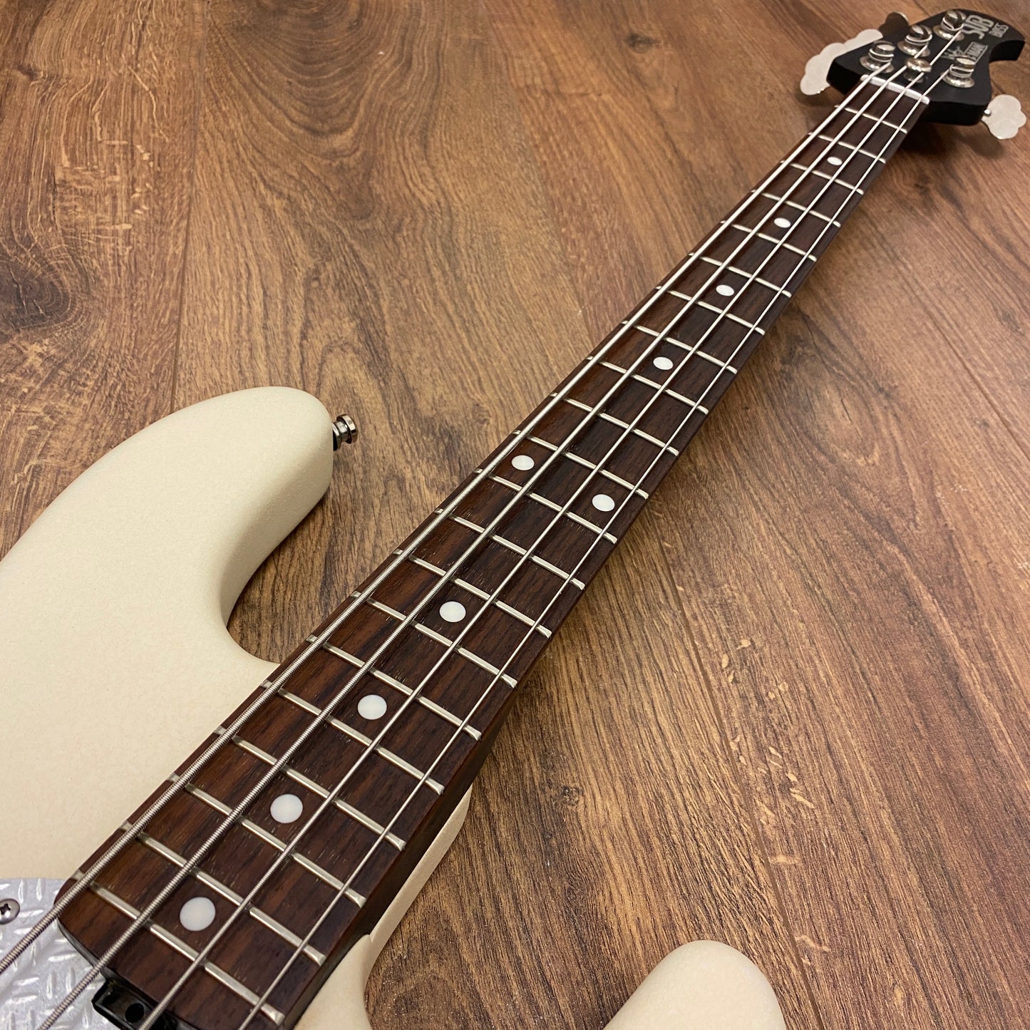 Pre-Owned Music Man USA Sub Bass - Textured White