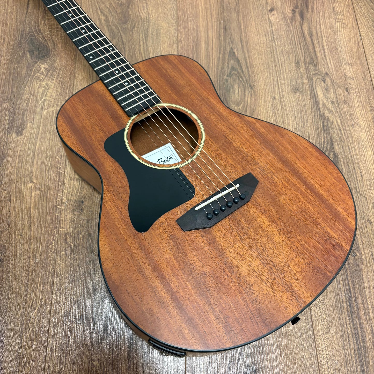 Pre-Owned Harley Benton GS-Travel-E Electro-Acoustic - Left Handed - Mahogany