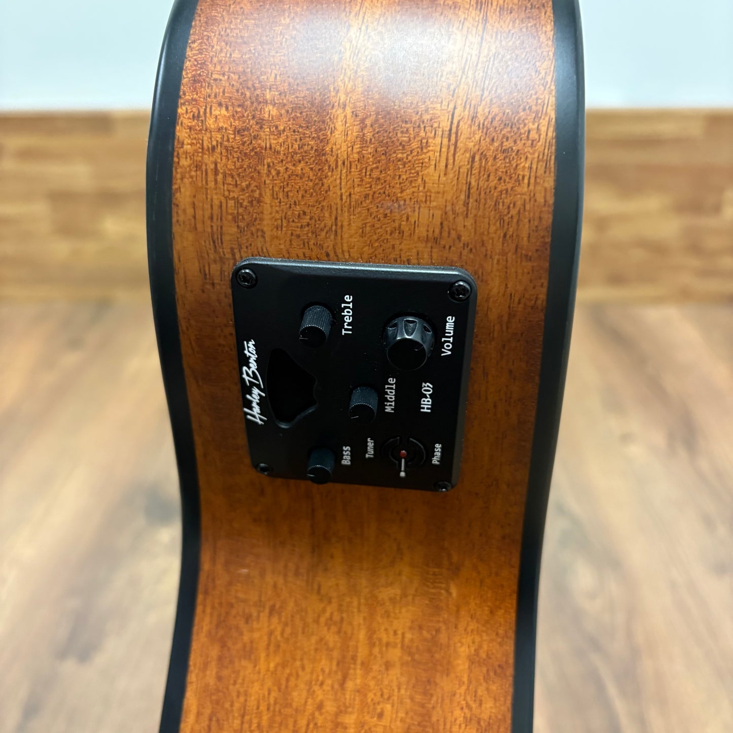 Pre-Owned Harley Benton GS-Travel-E Electro-Acoustic - Left Handed - Mahogany