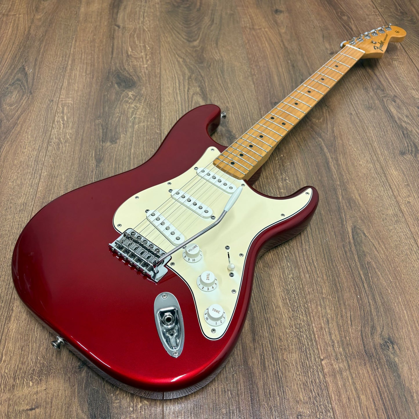 Pre-Owned Fender Mexican Standard Stratocaster - Candy Apple Red
