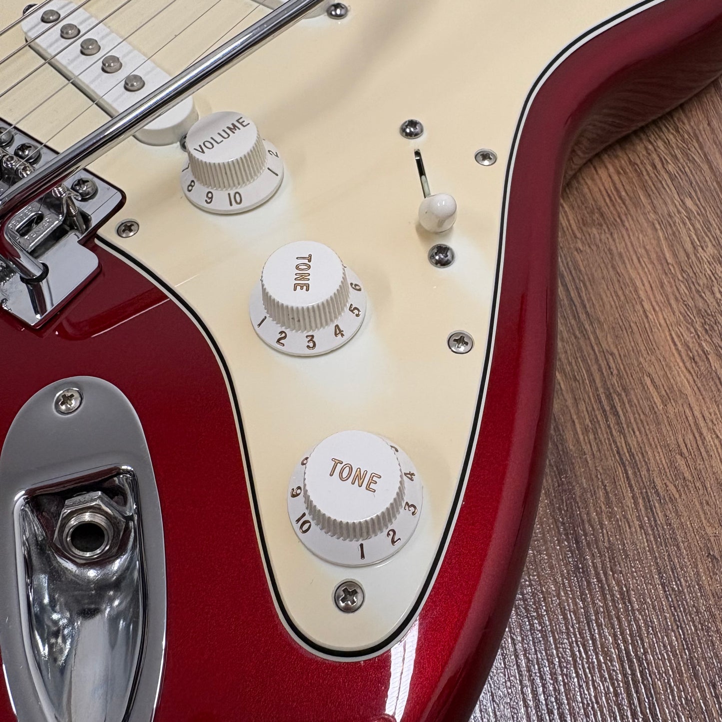 Pre-Owned Fender Mexican Standard Stratocaster - Candy Apple Red