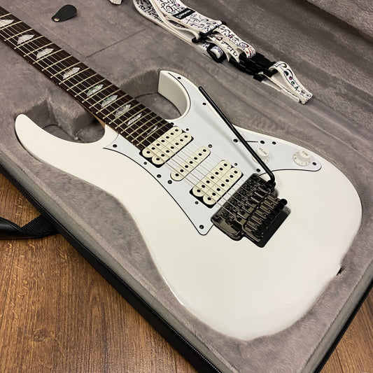 Pre-Owned Ibanez UV71P Steve Vai Universe Premium 7 String w/ Case - White