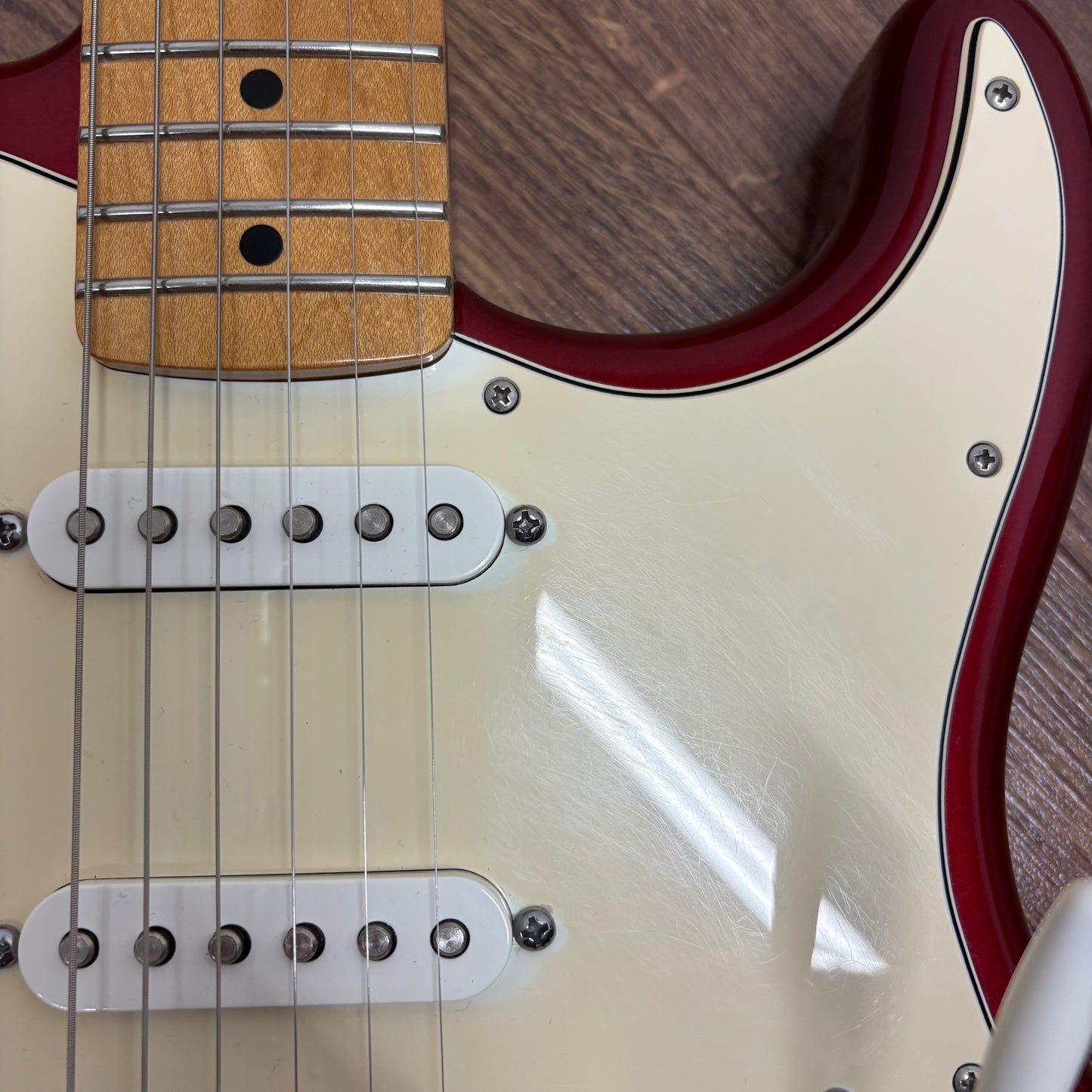 Pre-Owned Fender Mexican Standard Stratocaster - Candy Apple Red