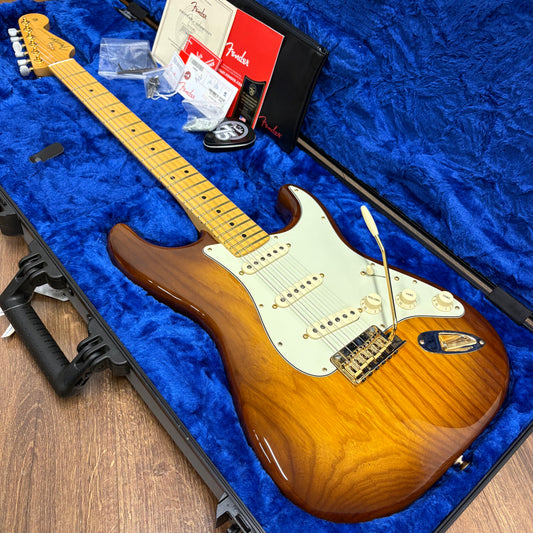 Pre-Owned Fender 75th Anniversary Commemorative Stratocaster - 2-Color Bourbon Burst - 2021