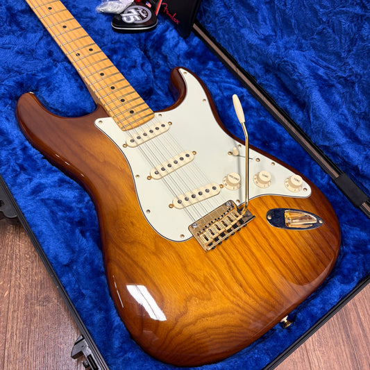 Pre-Owned Fender 75th Anniversary Commemorative Stratocaster - 2-Color Bourbon Burst - 2021
