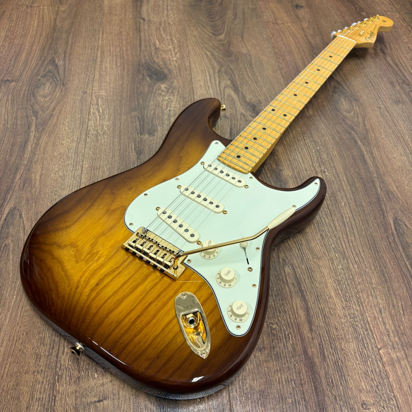 Pre-Owned Fender 75th Anniversary Commemorative Stratocaster - 2-Color Bourbon Burst - 2021