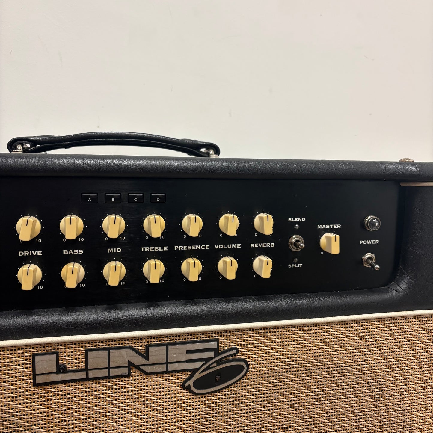 Pre-Owned Line 6 DuoVerb 2 x 12 Combo Amp & Foot Switch