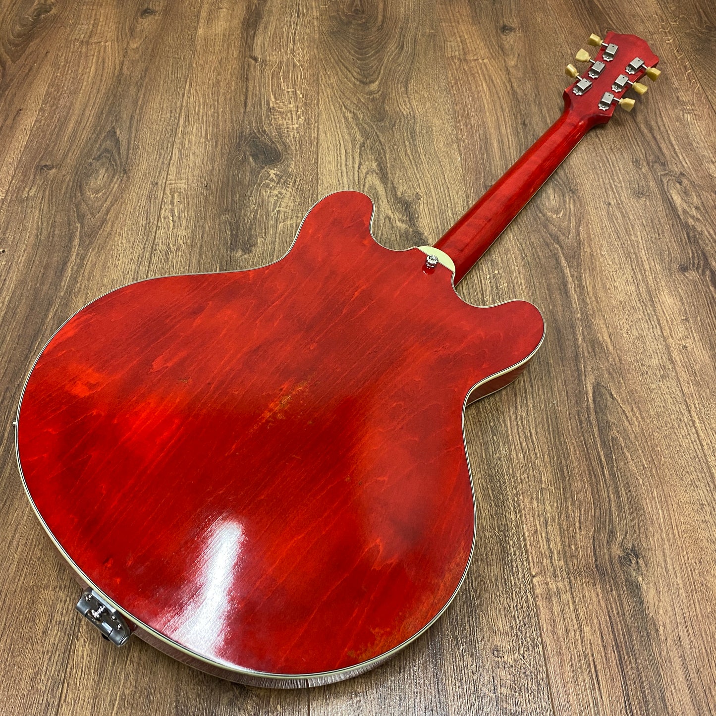 Pre-Owned Eastman T64/v - Antique Red