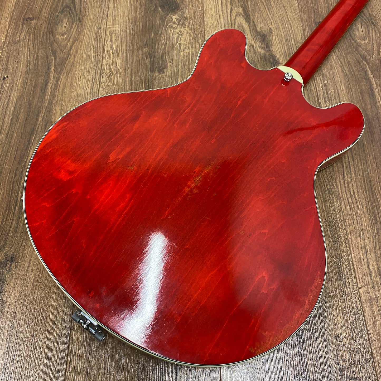 Pre-Owned Eastman T64/v - Antique Red