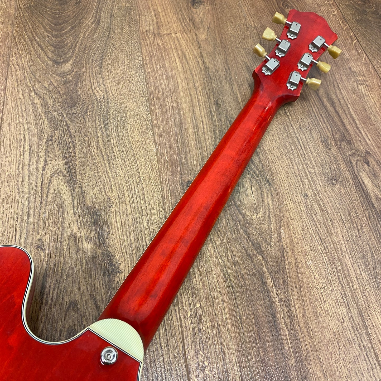 Pre-Owned Eastman T64/v - Antique Red