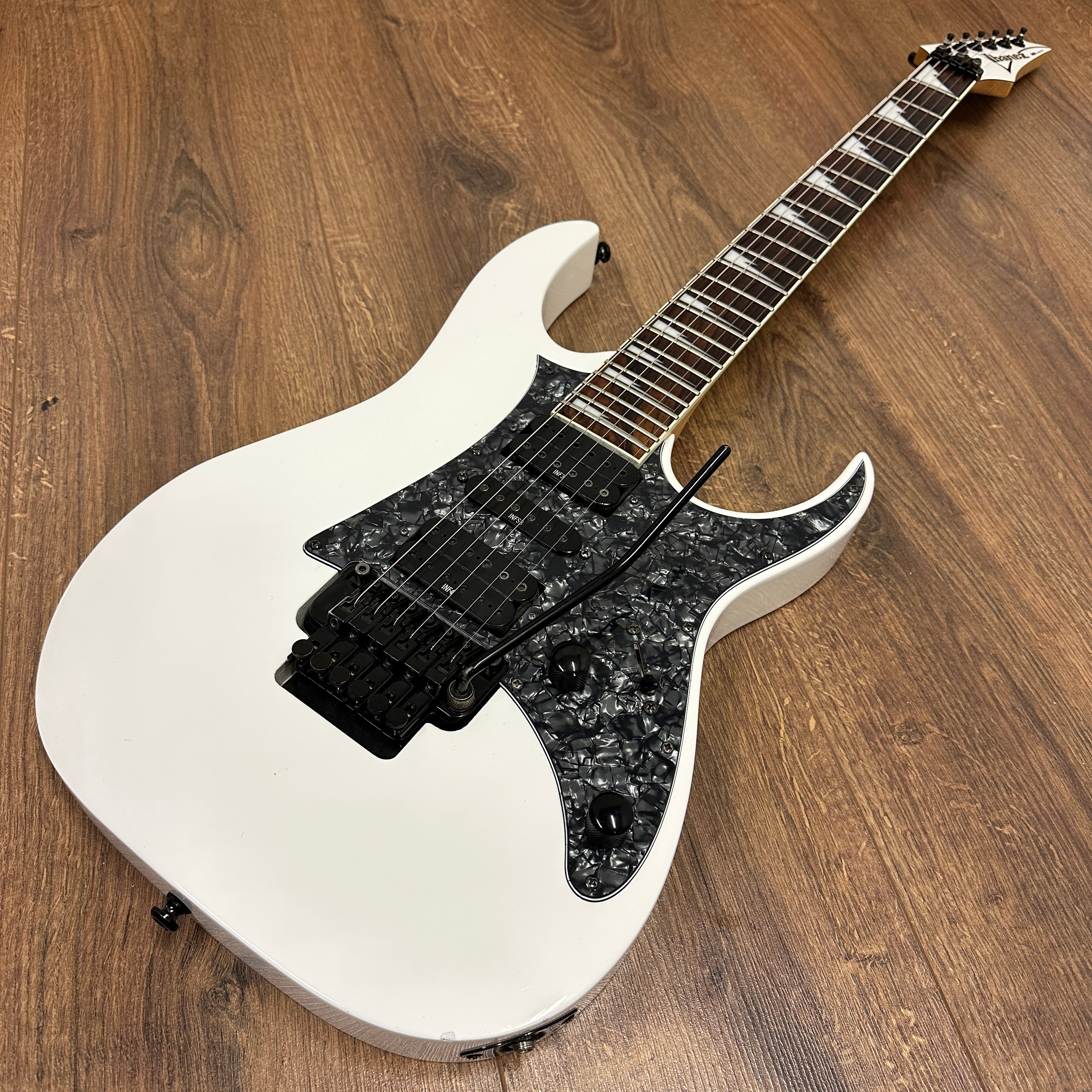 Pre-Owned Ibanez RG350DXZ - White – Hippo Guitars