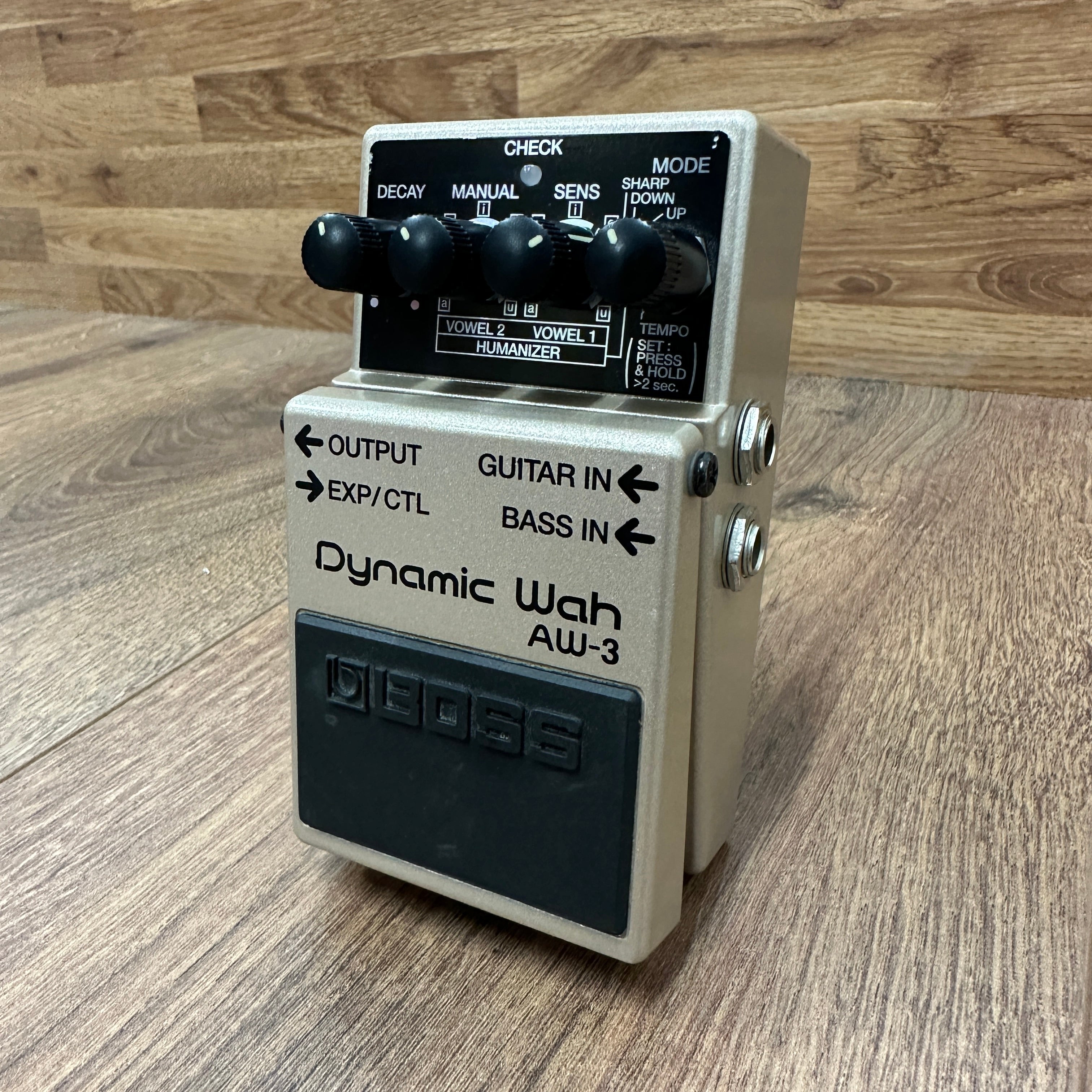 Boss　Hippo　–　Pedal　Wah　Dynamic　AW-3　Pre-Owned　Guitars